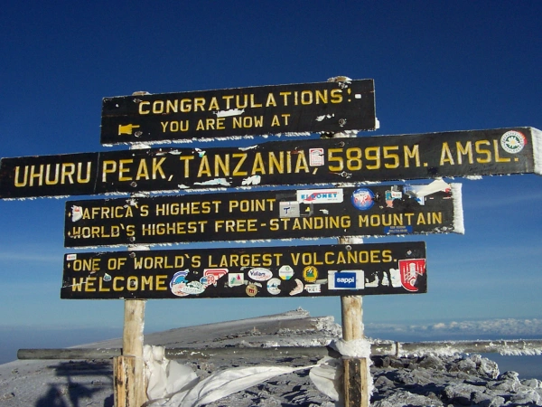  Uhuru Peak & Mweka Hut